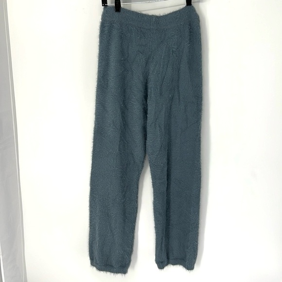 Boohoo man NWT fluffy straight leg pants small - Picture 4 of 4